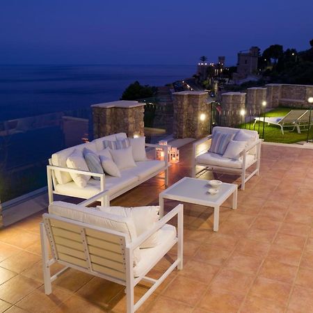 Sparviero Luxury Suites ตาออร์มินา ภายนอก รูปภาพ