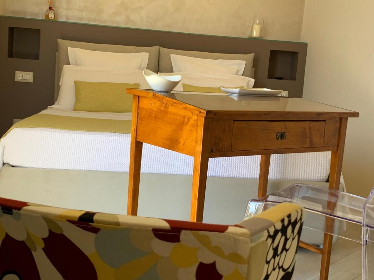 Sparviero Luxury Suites ตาออร์มินา ภายนอก รูปภาพ