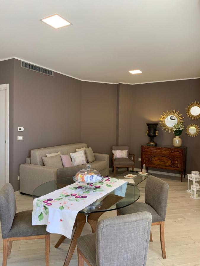 Sparviero Luxury Suites ตาออร์มินา ภายนอก รูปภาพ