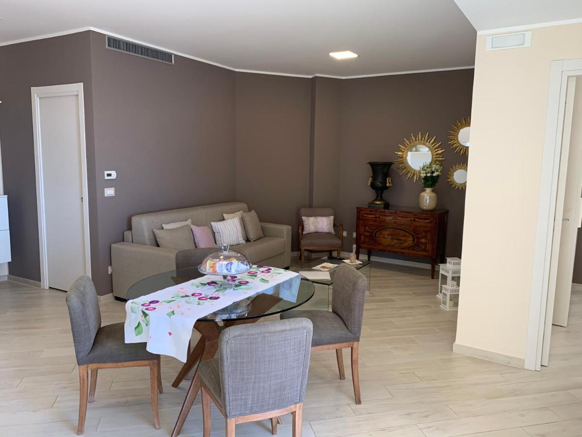 Sparviero Luxury Suites ตาออร์มินา ภายนอก รูปภาพ