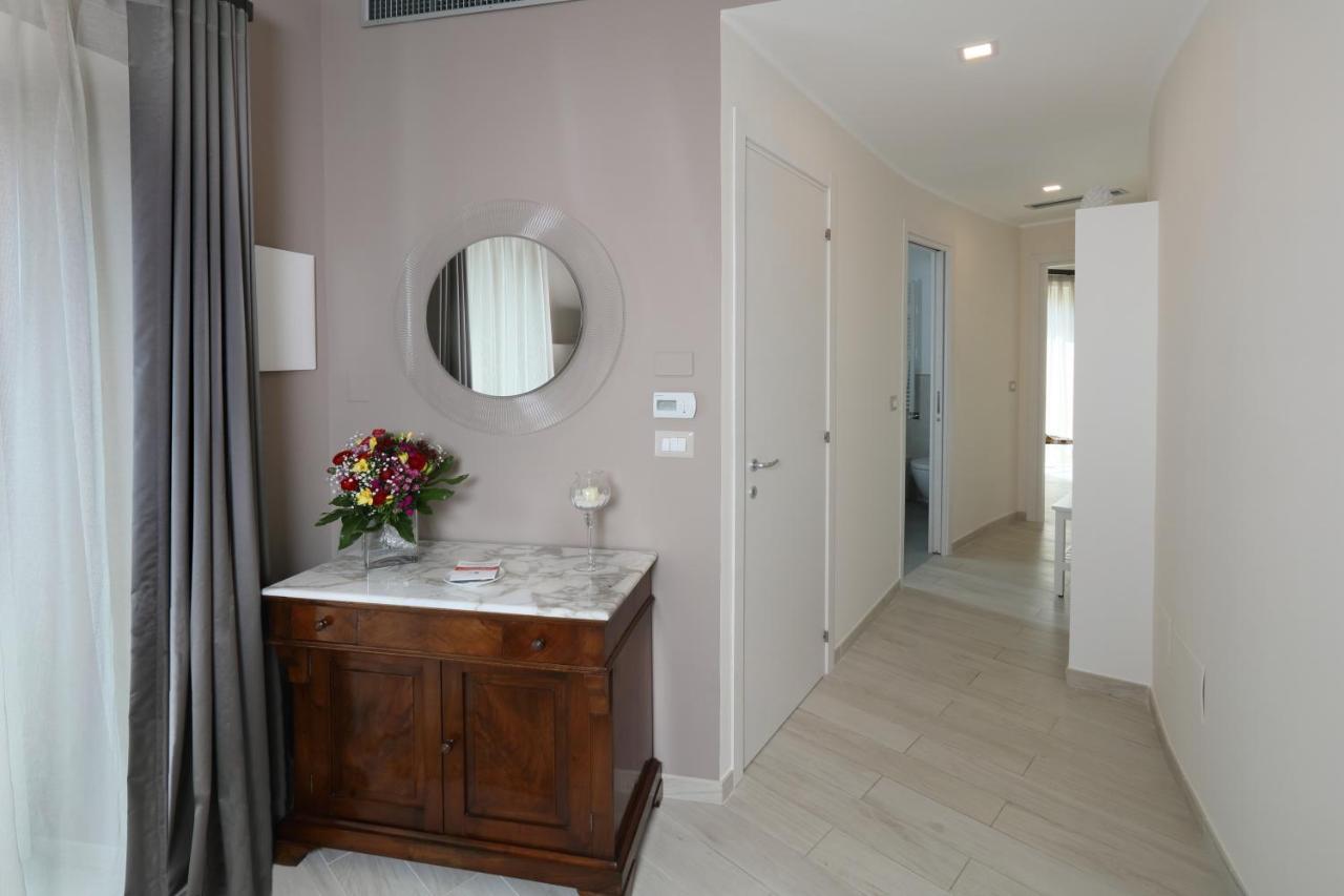 Sparviero Luxury Suites ตาออร์มินา ภายนอก รูปภาพ