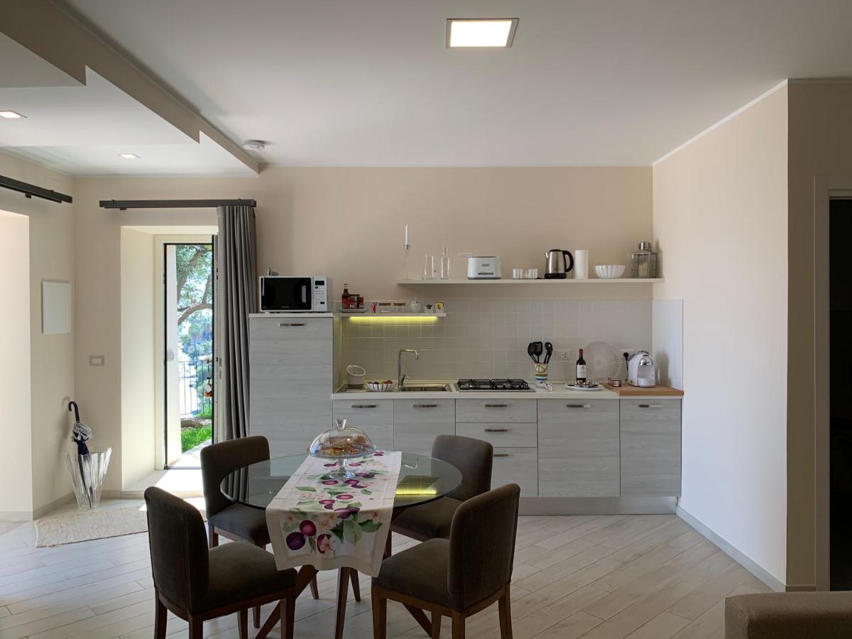 Sparviero Luxury Suites ตาออร์มินา ภายนอก รูปภาพ