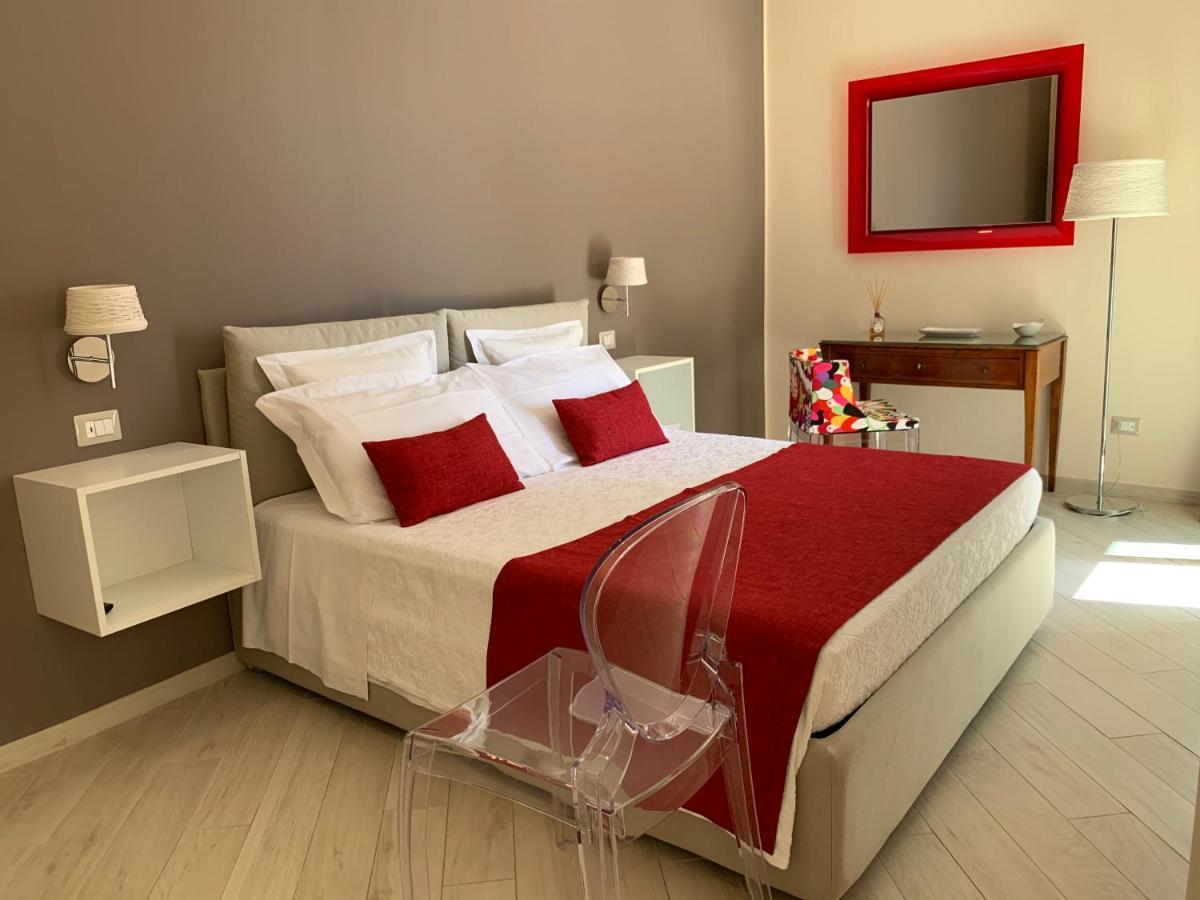 Sparviero Luxury Suites ตาออร์มินา ภายนอก รูปภาพ