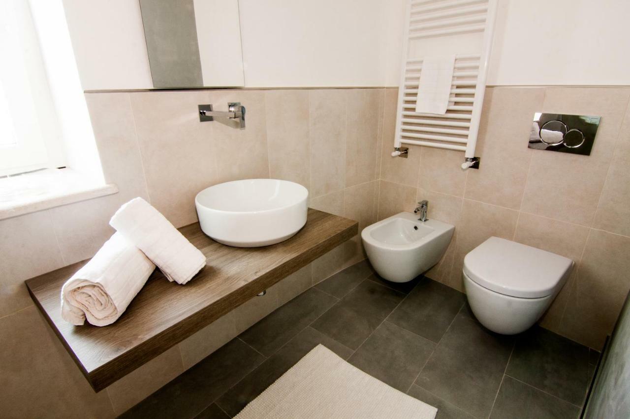 Sparviero Luxury Suites ตาออร์มินา ภายนอก รูปภาพ